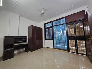 Room in 2 BHK Builder Floor at Saket – for Rent