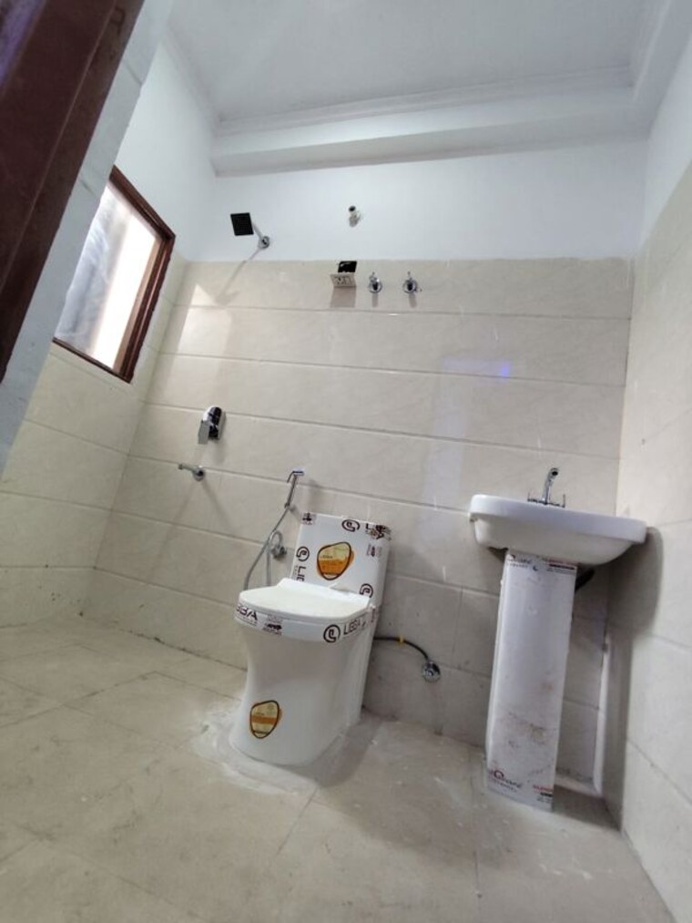 Bathroom, sector 1 greater noida 2 Bedroom 1050 Sq.Ft. Builder Floor In Sector 1 Greater Noida Greater Noida 10463099