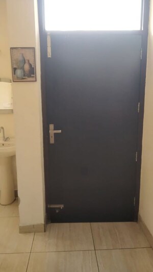 Room in 2 BHK Builder Floor at Ludhiana City Centre – for Rent
