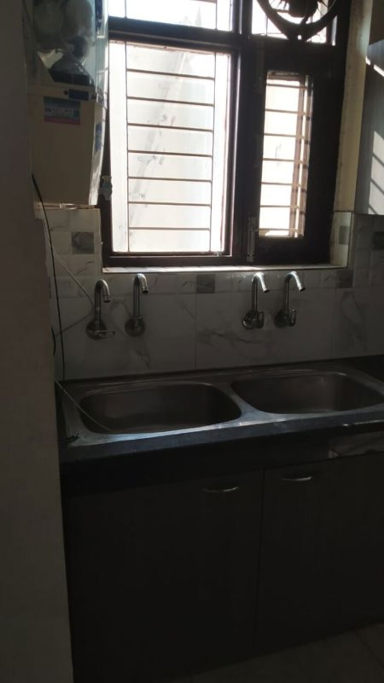 Kitchen, ludhiana city centre 2 Bedroom 120 Sq.Yd. Builder Floor In Ludhiana City Centre Ludhiana 10463115
