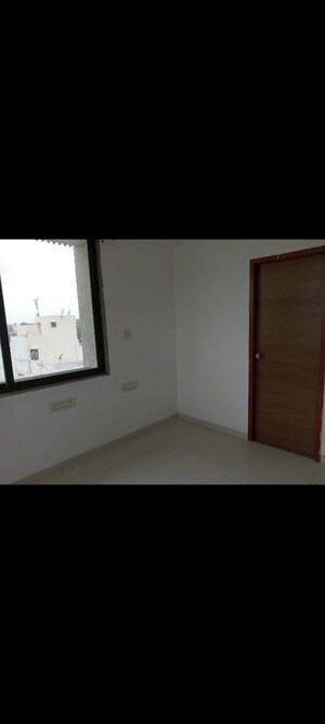 Room in 2 BHK Apartment at Ashtak Elegance, Chandkheda – for Rent