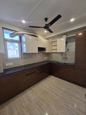 Kitchen in 3 BHK Builder Floor at Sector 57 – for Rent