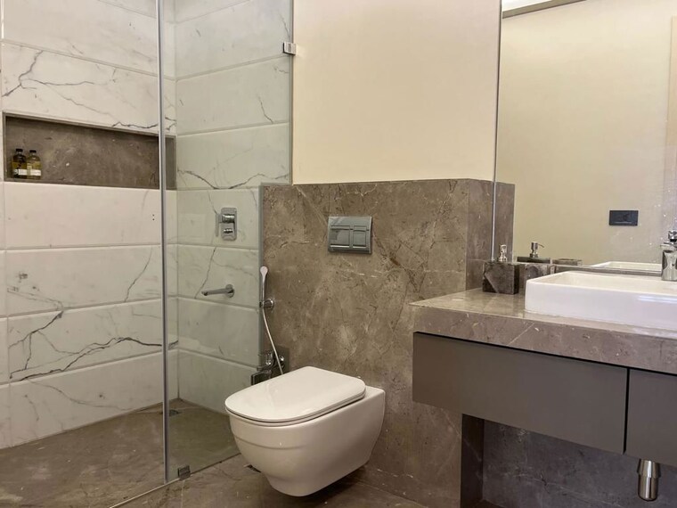 Bathroom, amar-manhattan 5 Bedroom 6500 Sq.Ft. Apartment In Baner Pune 10463203
