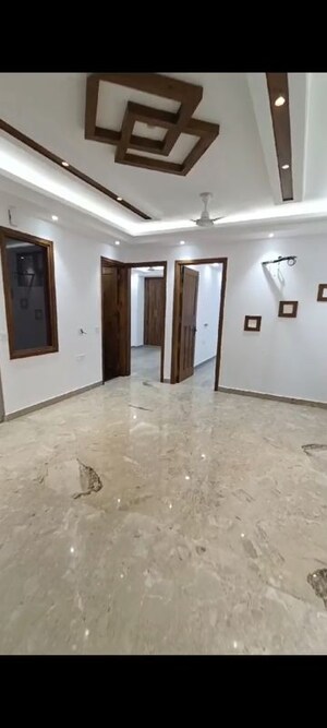 Room in 3 BHK Builder Floor at Vasant Kunj Enclave – for Rent