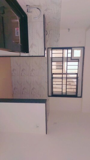 Room in 2 BHK Apartment at Kohinoor Shangrila, Pimpri – for Rent