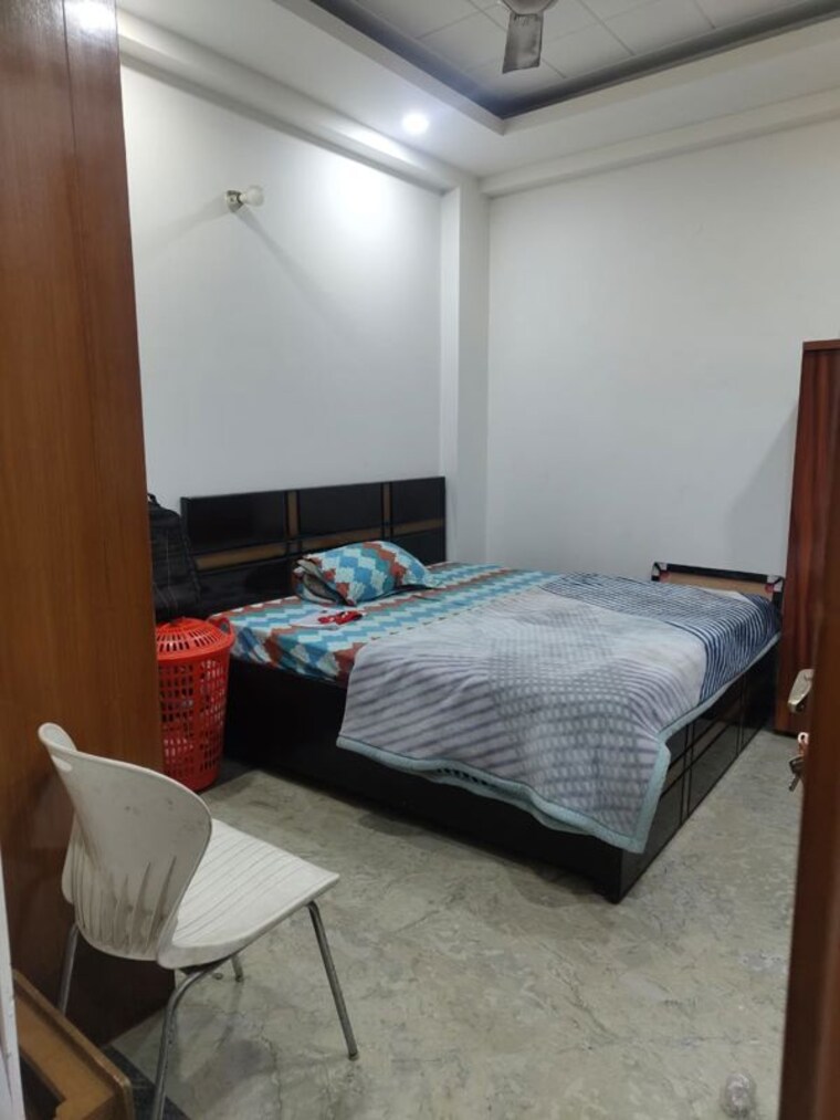 Bedroom, safdarjung enclave 2 Bedroom 75 Sq.Yd. Builder Floor In Safdarjung Enclave Delhi 10463256