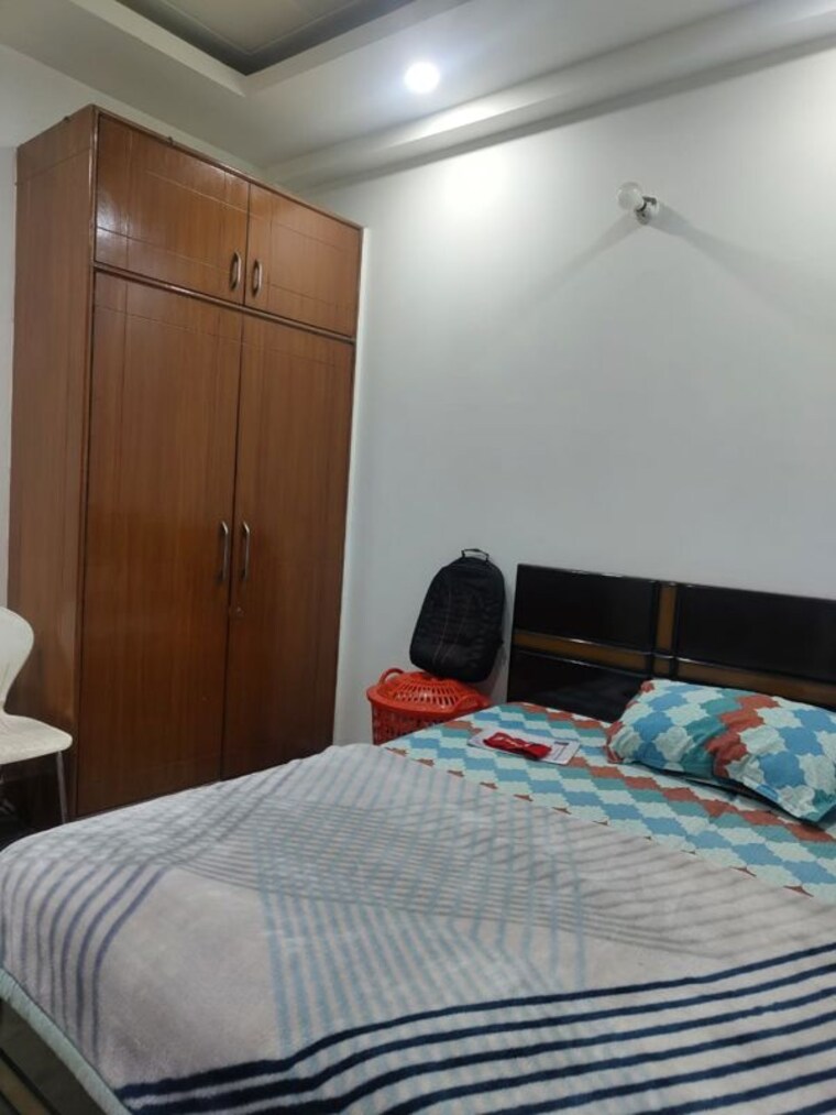 Bedroom, safdarjung enclave 2 Bedroom 75 Sq.Yd. Builder Floor In Safdarjung Enclave Delhi 10463256