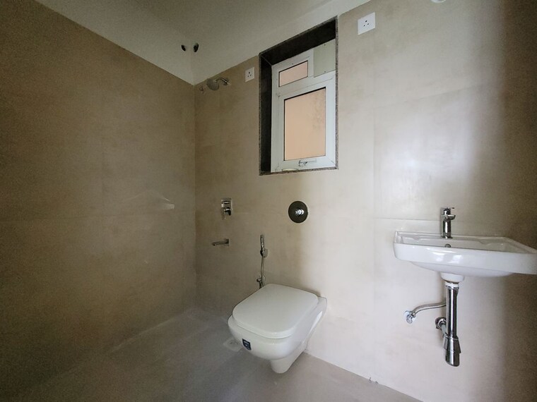 Bathroom, puranik-city-reserva 2 Bedroom 850 Sq.Ft. Apartment In Ghodbunder Road Thane 10463257