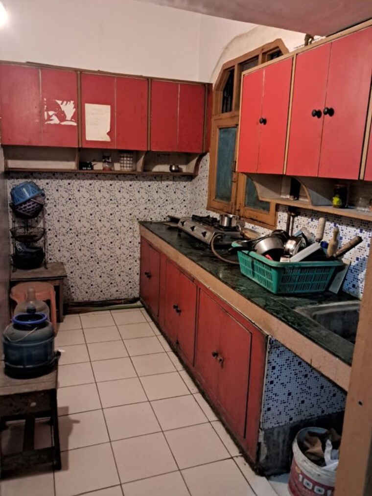 Kitchen, jawahar nagar 2 Bedroom 217 Sq.Yd. Builder Floor In Jawahar Nagar Delhi 10463337