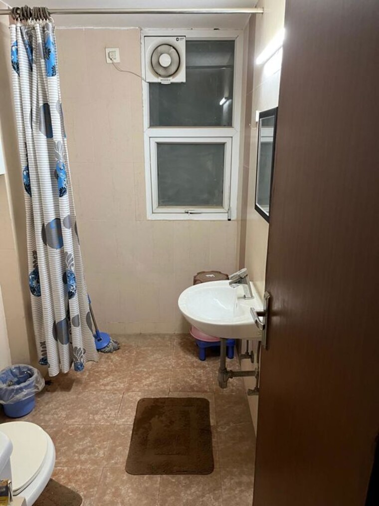 Bathroom, ramprastha-city-the-view 3 Bedroom 1670 Sq.Ft. Apartment In Sector 37d Gurgaon 10463334