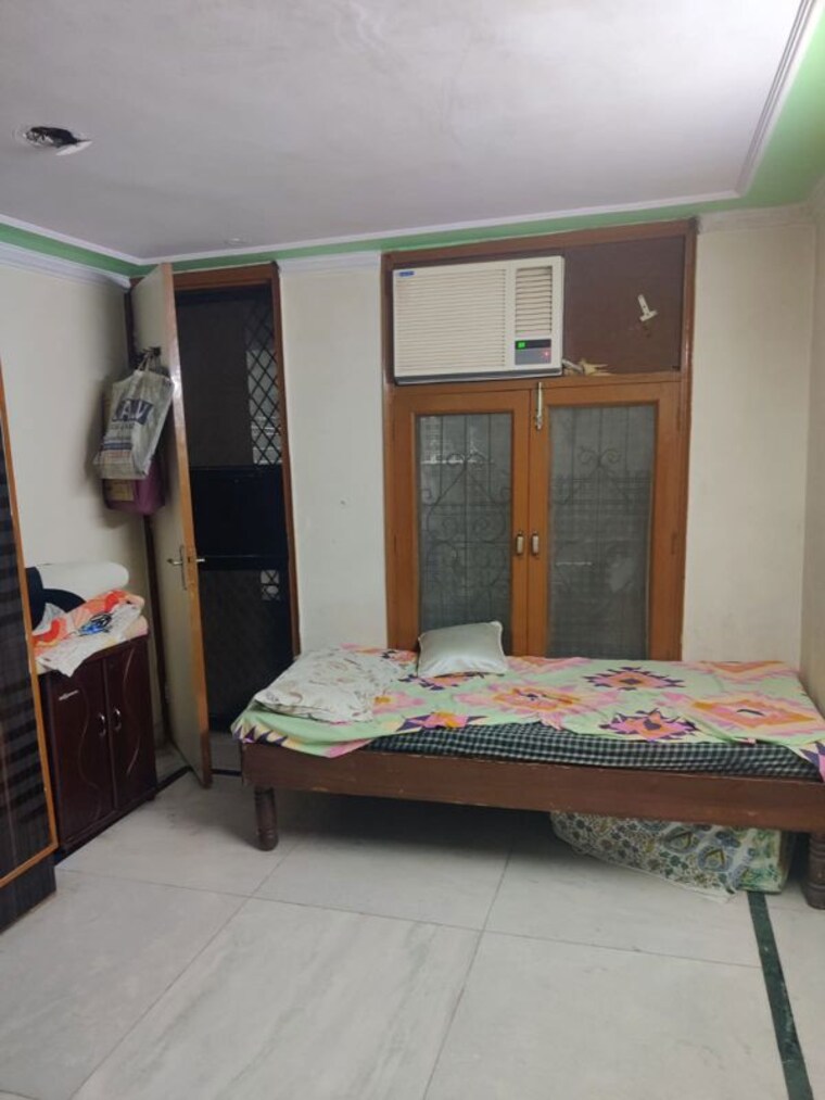 Bedroom, yusuf sarai 3 Bedroom 125 Sq.Yd. Builder Floor In Yusuf Sarai Delhi 10463357