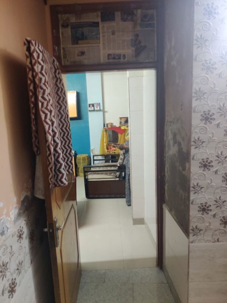 Living Room, yusuf sarai 3 Bedroom 125 Sq.Yd. Builder Floor In Yusuf Sarai Delhi 10463357