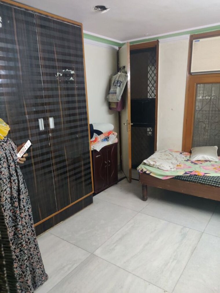 Bedroom, yusuf sarai 3 Bedroom 125 Sq.Yd. Builder Floor In Yusuf Sarai Delhi 10463357