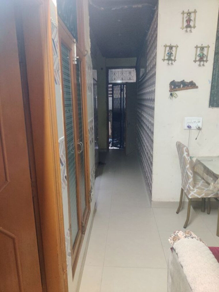 Living Room, yusuf sarai 3 Bedroom 125 Sq.Yd. Builder Floor In Yusuf Sarai Delhi 10463357