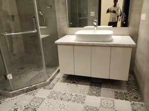 Team Area in 3 BHK Builder Floor at Greater Kailash ii – for Rent