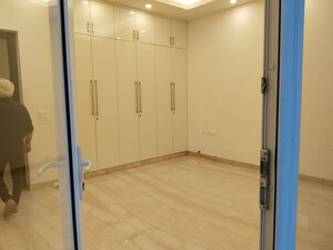 Room in 3 BHK Builder Floor at Greater Kailash ii – for Rent