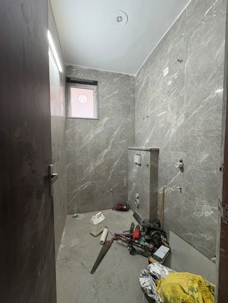 Bathroom, sainik colony 2 Bedroom 810 Sq.Ft. Builder Floor In Sainik Colony Faridabad 10463328