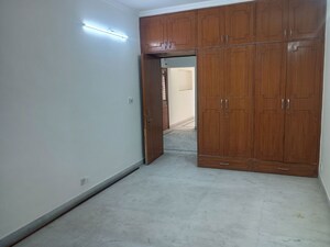 Room in 3 BHK Apartment at Vasant Kunj – for Rent