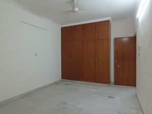 Room in 3 BHK Apartment at Vasant Kunj – for Rent