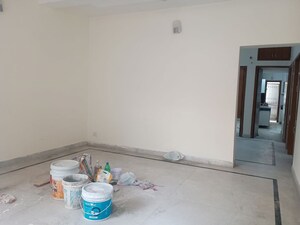 Room in 3 BHK Apartment at Vasant Kunj – for Rent