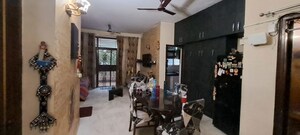 Parking in 3.5 BHK Builder Floor at Ansal API Esencia, Sector 67 – for Rent