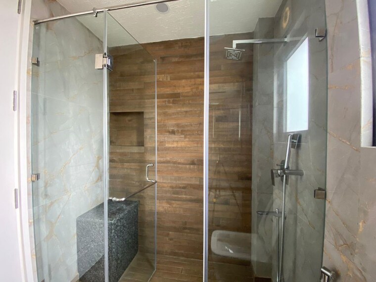 Bathroom, defence colony 3.5 Bedroom 2900 Sq.Ft. Apartment In Defence Colony Delhi 10463400