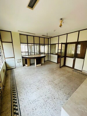 Room in 3.5 BHK Builder Floor at Saheed Nagar – for Rent