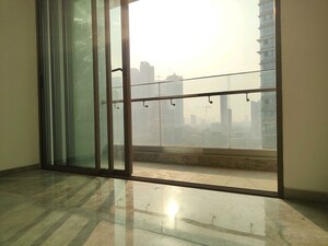 Room in 2 BHK Apartment at Prestige Jasdan Classic, Mahalaxmi – for Rent