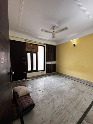Room in 2 BHK Builder Floor at Khirki Extension – for Rent