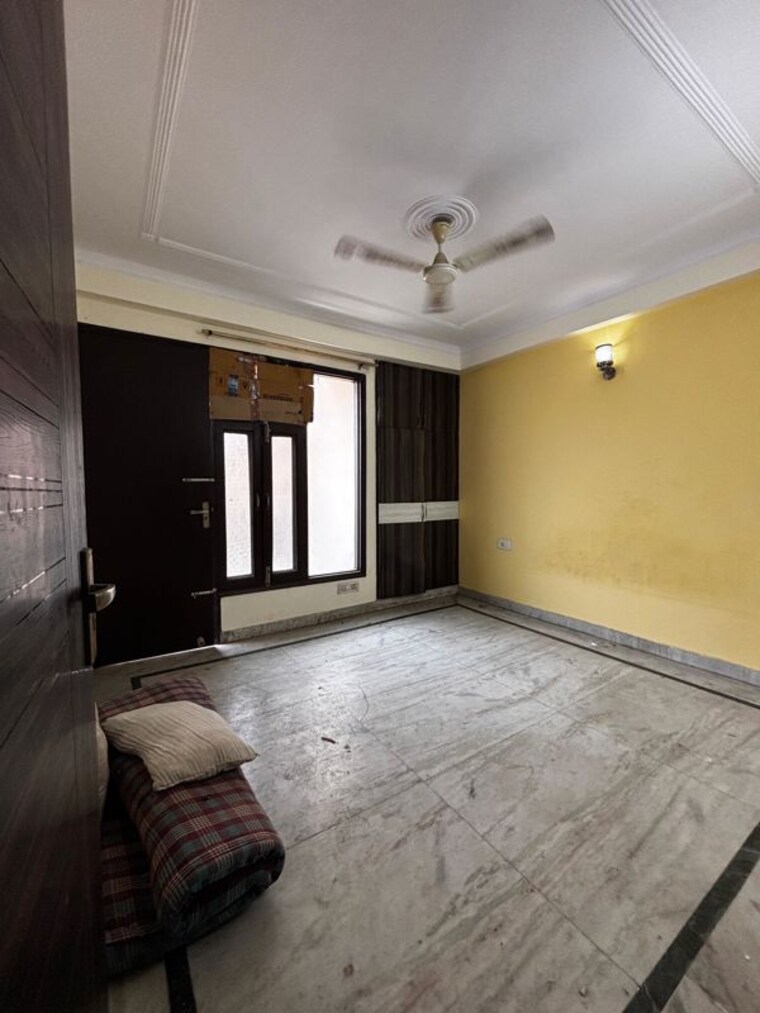 Room, khirki extension 2 Bedroom 100 Sq.Yd. Builder Floor In Khirki Extension Delhi 10462987