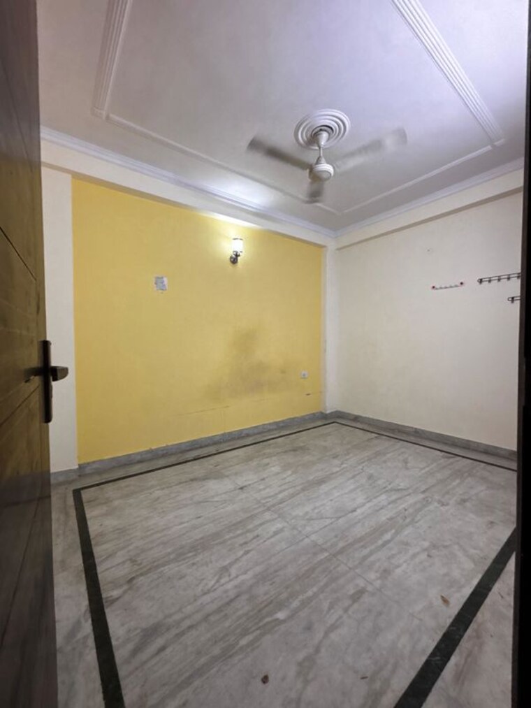 Room, khirki extension 2 Bedroom 100 Sq.Yd. Builder Floor In Khirki Extension Delhi 10462987