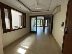 Room in 4 BHK Builder Floor at Vasant Vihar – for Rent