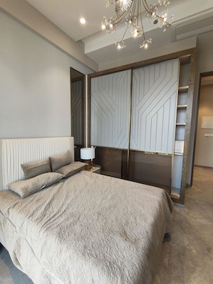 Room in 3 BHK Apartment at Prestige Jasdan Classic, Mahalaxmi – for Rent