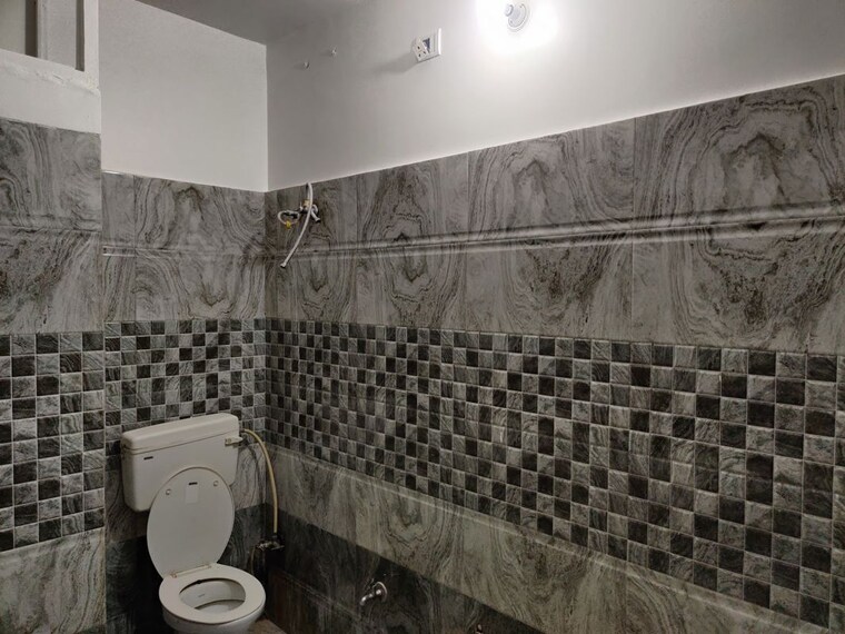 Bathroom, jankipuram 2 Bedroom 2000 Sq.Ft. Independent House In Jankipuram Lucknow 10463421