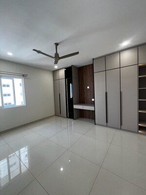 Room in 3.5 BHK Apartment at Prestige Tranquil, Kokapet – for Rent