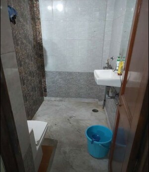 Bathroom in 1 BHK Builder Floor at Sector 36 Greater Noida – for Rent