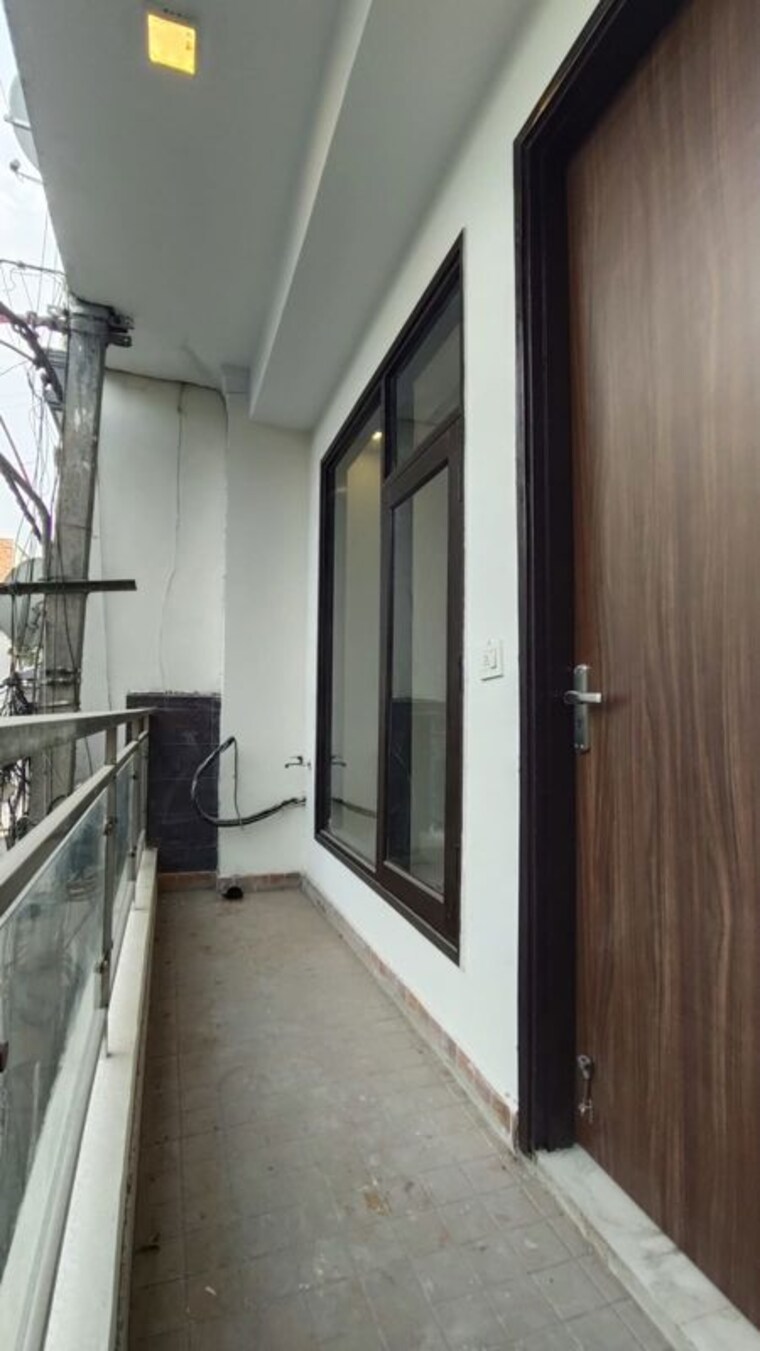 Kitchen, freedom fighters enclave 3 Bedroom 1200 Sq.Ft. Builder Floor In Freedom Fighters Enclave Delhi 10463455