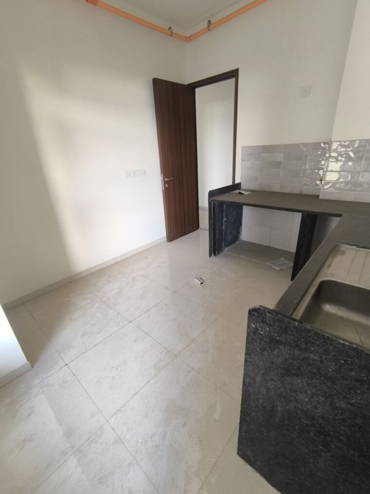 Kitchen, kalpataru-vienta 3 Bedroom 1012 Sq.Ft. Apartment In Kandivali East Mumbai 10463435
