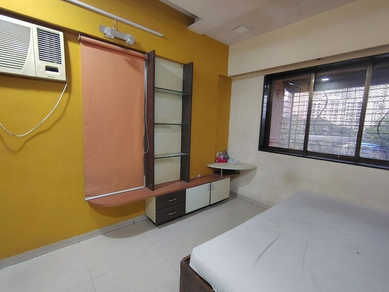 Room, malad east Pg For Boys & Girls In Malad East 10463484