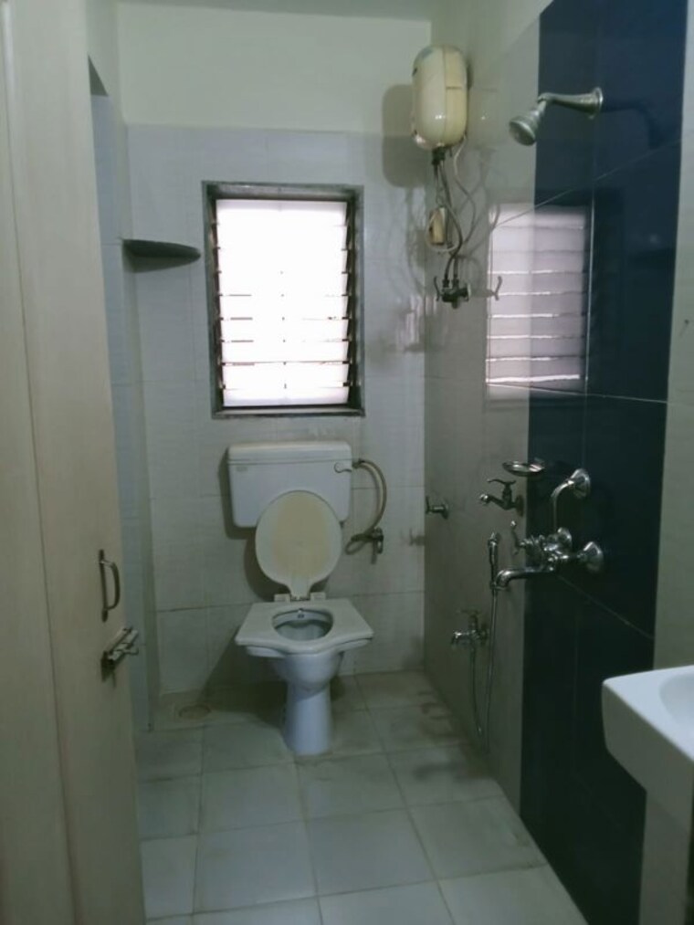 Bathroom, sai-baba-vihar-complex 2 Bedroom 700 Sq.Ft. Apartment In Ghodbunder Road Thane 10463502