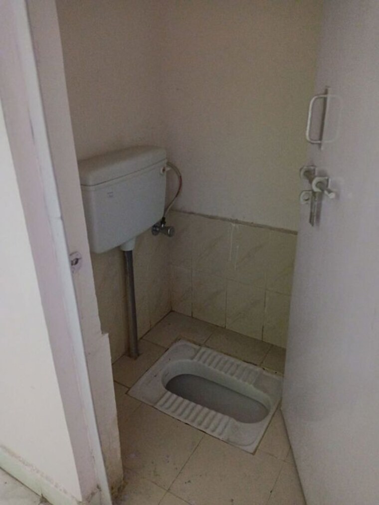 Bathroom, ghuswal kalan 1 Bedroom 450 Sq.Ft. Apartment In Ghuswal Kalan Lucknow 10463507