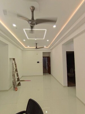 Room in 3 BHK Apartment at Runwal The Central Park, Chinchwad – for Rent