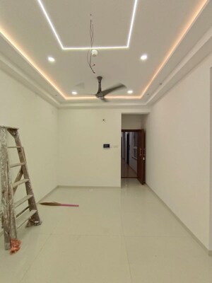 Room in 3 BHK Apartment at Runwal The Central Park, Chinchwad – for Rent