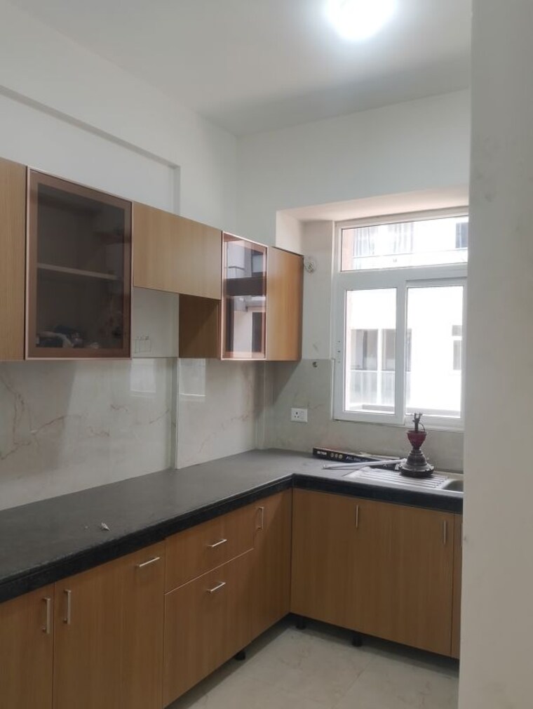 Kitchen, smart-world-gems 2.5 Bedroom 1210 Sq.Ft. Builder Floor In Sector 89 Gurgaon 10463535