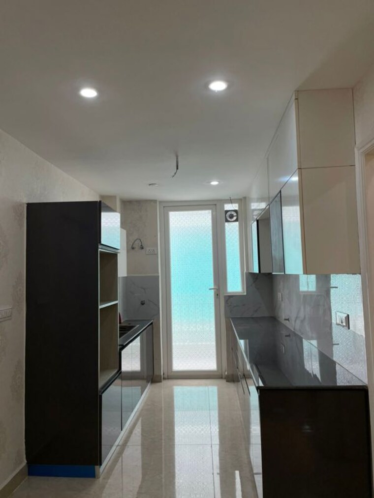 Kitchen, bollywood-esencia 3 Bedroom 1953 Sq.Ft. Apartment In Ghazipur Zirakpur 10330329