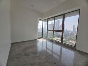 Room in 3 BHK Apartment at Mahalaxmi Racecourse – for Rent