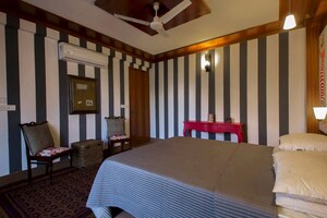 Bedroom in 4 BHK Builder Floor at Defence Colony – for Rent