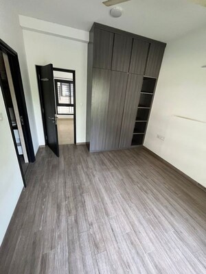 Room in 2 BHK Apartment at Puri Emerald Bay, Sector 104 – for Rent