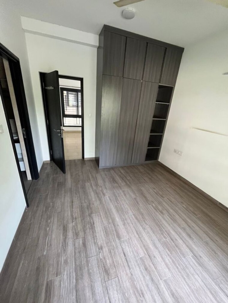 Room, puri-emerald-bay 2 Bedroom 1550 Sq.Ft. Apartment In Sector 104 Gurgaon 10463618