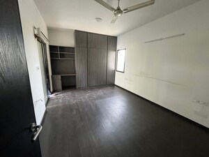 Room in 2 BHK Apartment at Puri Emerald Bay, Sector 104 – for Rent